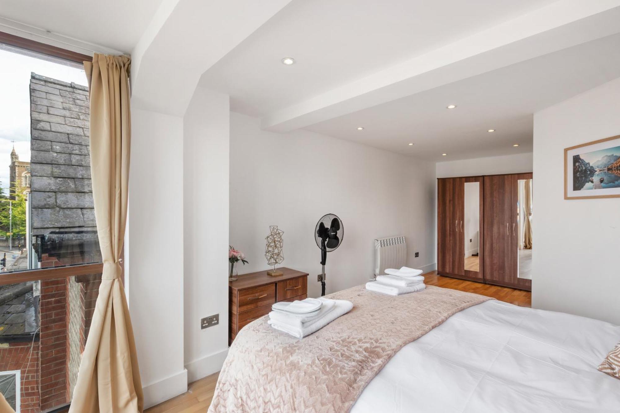 Modern Two Bedrooms Flat In Kingston Kt2, London * Kingston upon Thames (Greater London)